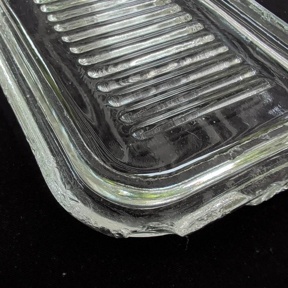 Vintage Clear Glass Ribbed Covered Rectangular Refrigerator Dish FLAWS